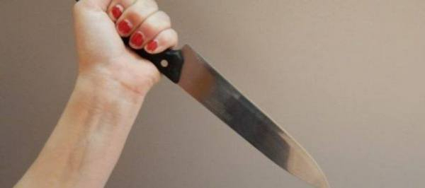 У Павлограді жінка вдарила чоловіка ножем у живіт