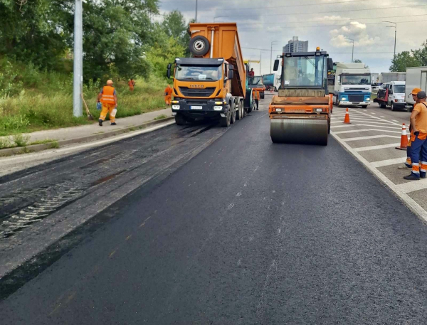 На Київщині ремонтують дорожнє покриття на основних транспортних маршрутах